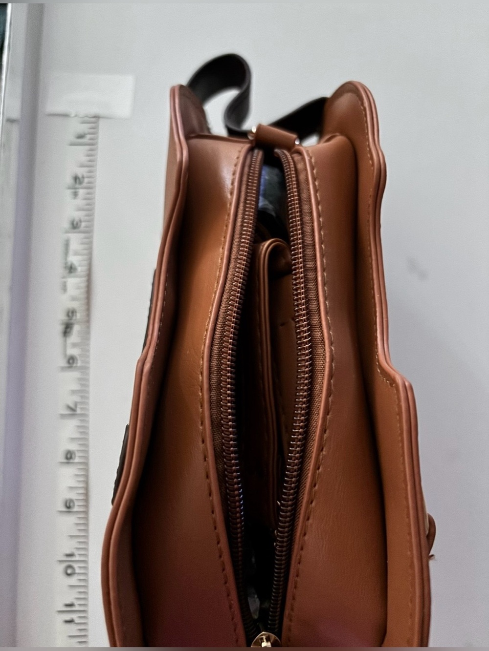 $10 NWT Violin-Shaped Crossbody Bag with Dark Brown Strap - Picture 3 of 5